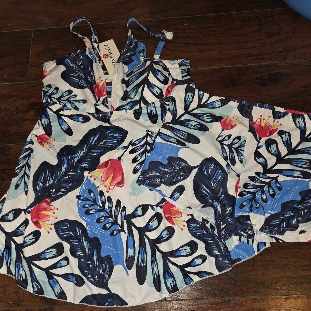 Finwalo Medium Floral Flyaway Tankini Swimsuit